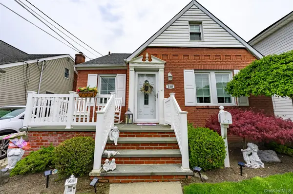 238 James ST, Franklin Square, NY 11010