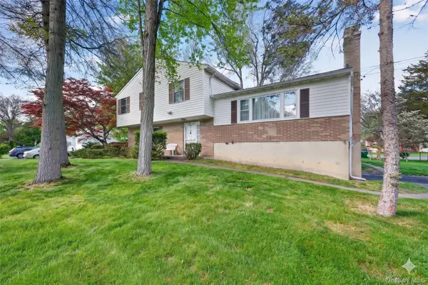 2 Gary PL, Wappingers Falls, NY 12590