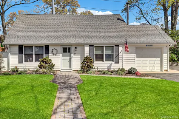 171 Prince RD, Rocky Point, NY 11778
