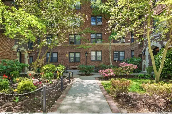 68-44 Burns ST #B2, Forest Hills, NY 11375