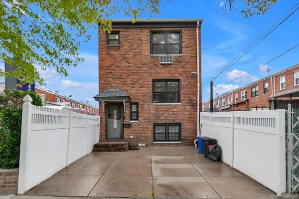 6111 69th ST, Middle Village, NY 11379