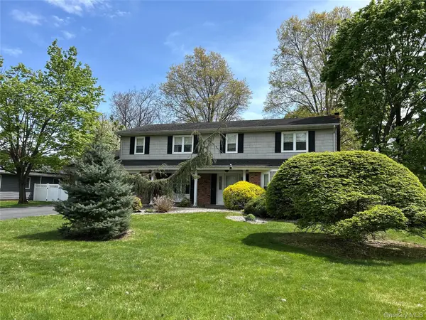 6 Harton CT, East Northport, NY 11731