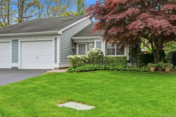 9 Baldwin CT #9, Ridge, NY 11961