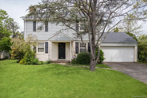 108 Charles ST, Mineola, NY 11501
