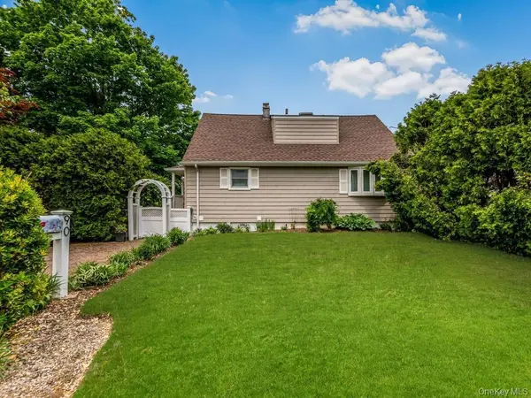 90 Remsen CIR, Yonkers, NY 10710