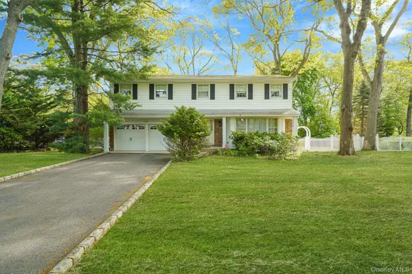 5 Old Landers CT, Smithtown, NY 11787