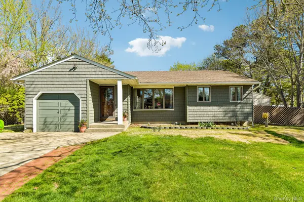 39 Harrison AVE, Centereach, NY 11720
