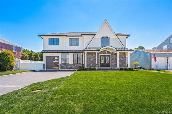 172A Harvard ST, Westbury, NY 11590