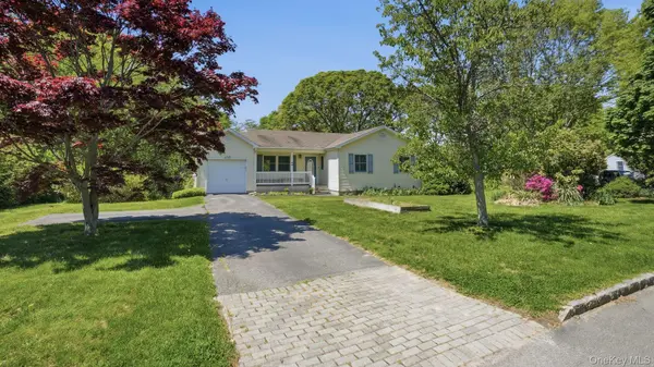 63 Crystal DR, Aquebogue, NY 11931