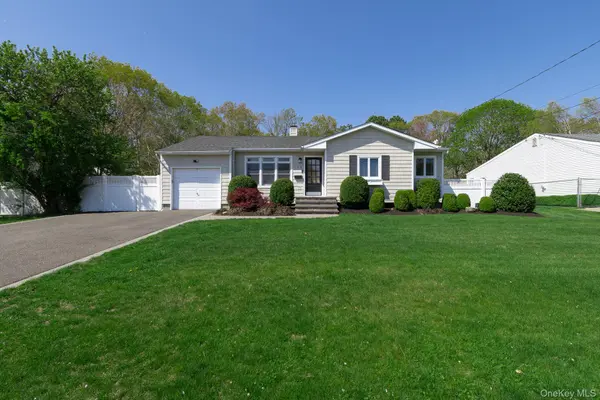 149 Barton LN, Bayport, NY 11705
