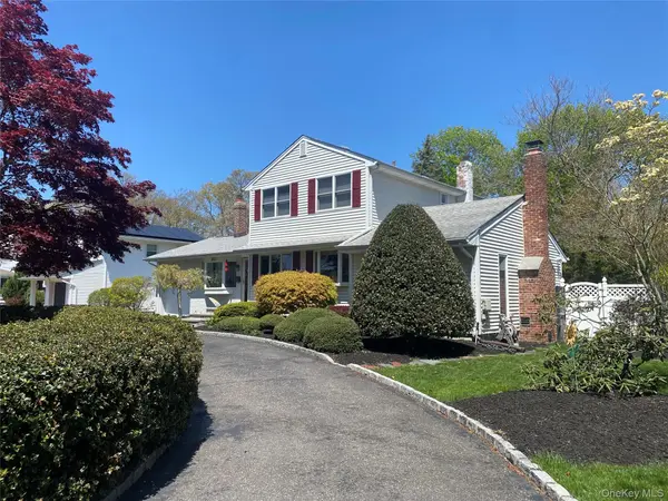 303 Timberpoint RD, East Islip, NY 11730