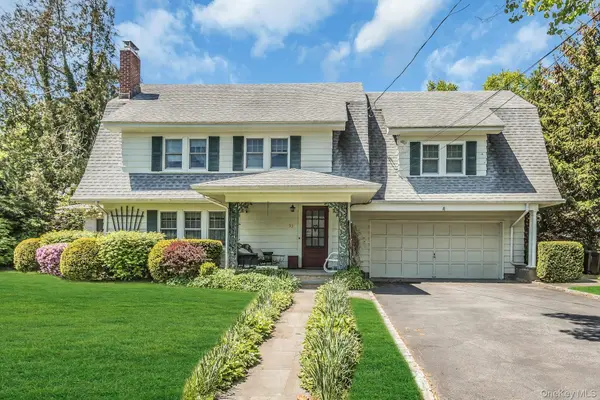 53 Burr AVE, Northport, NY 11768