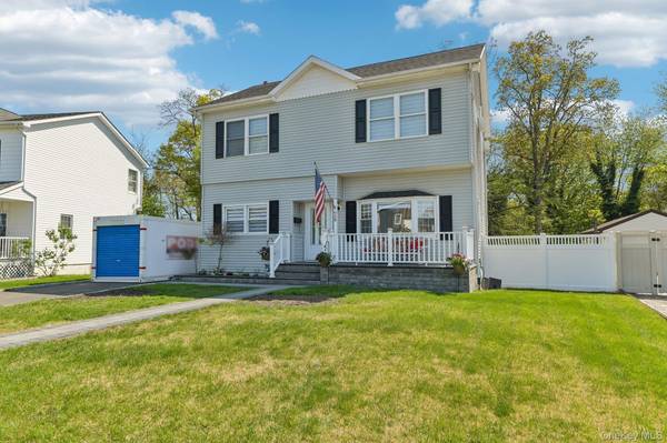 958 Alan DR, Wantagh, NY 11793