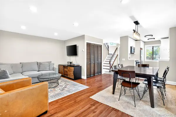 17 Hillside TER #D, White Plains, NY 10601