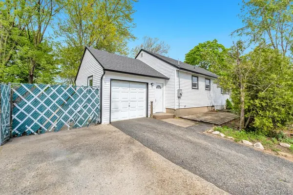51 Morning DR, Centereach, NY 11720
