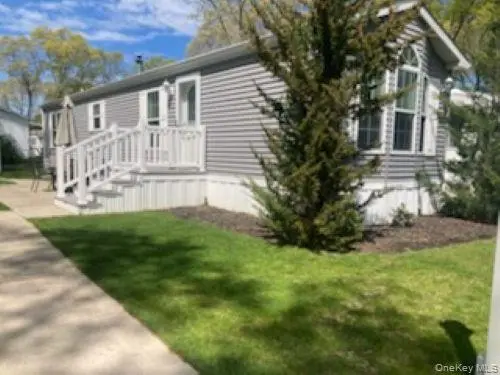 1661 Old Country RD #49, Riverhead, NY 11901