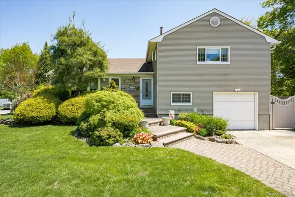 761 Cynthia DR, East Meadow, NY 11554