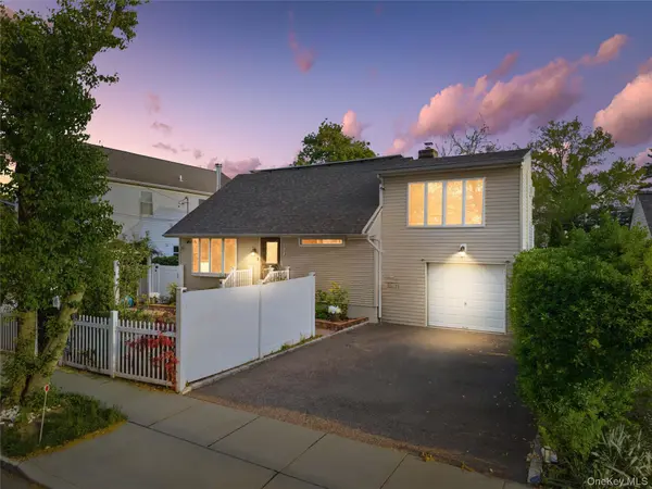 554 Grant AVE, West Hempstead, NY 11552