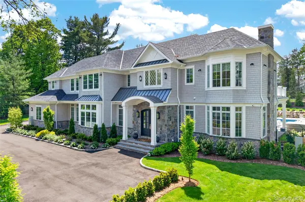 3 Woodhollow LN, Old Brookville, NY 11545