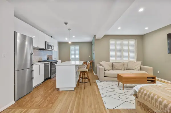 52 Lafayette PL #1F, Greenwich, CT 06830