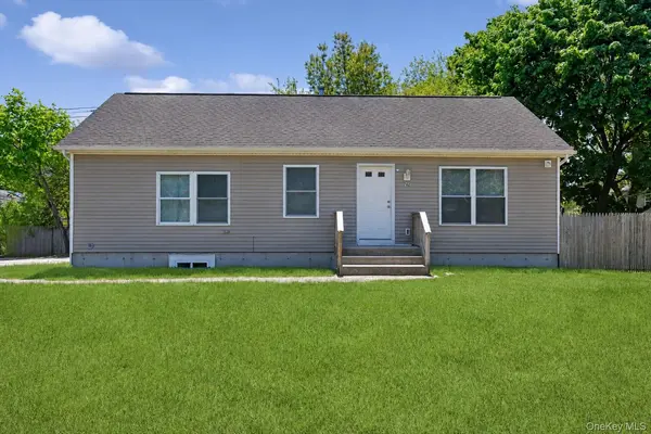 762 Bourdois AVE, Bellport, NY 11713