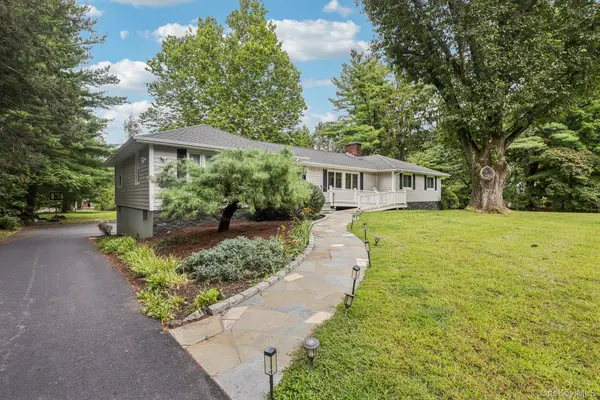 540 Hilltop RD, Yorktown Heights, NY 10598