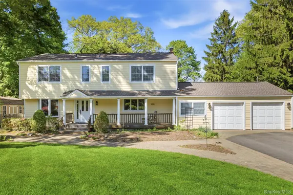 23 Woodhull RD, East Setauket, NY 11733