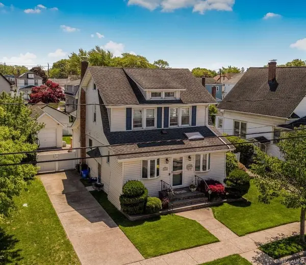 84 Woodlawn AVE, Valley Stream, NY 11581