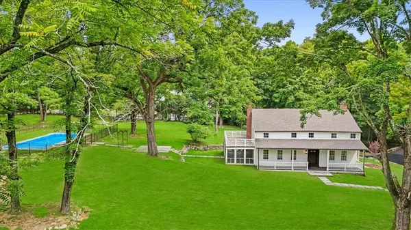 420 Nanny Hagen RD, Thornwood, NY 10594