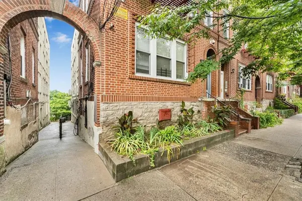4433 Carpenter AVE, Bronx, NY 10470