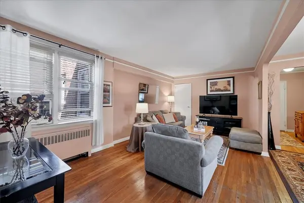 821 Bronx River RD #6C, Bronxville, NY 10708