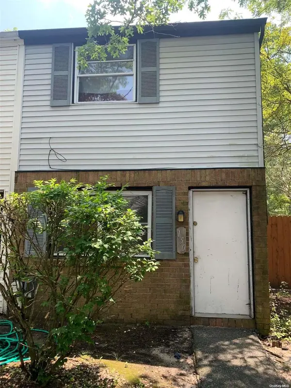 150 Hill CRES #150, Calverton, NY 11933