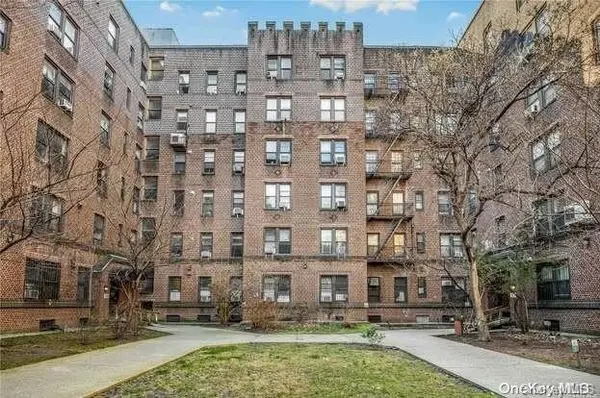 42-20 Kissena BLVD #C7, Flushing, NY 11355