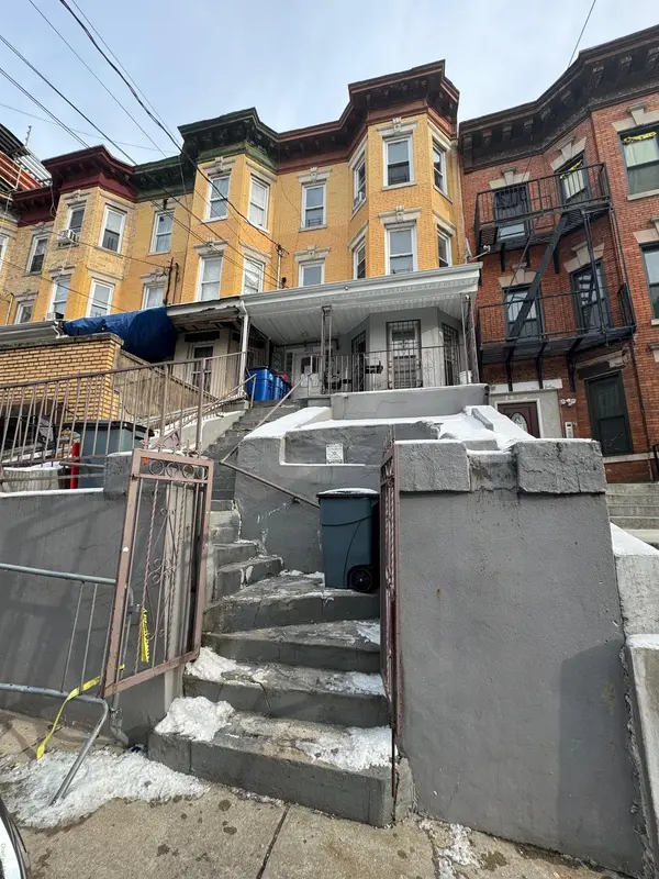2092 Ryer AVE, Bronx, NY 10457