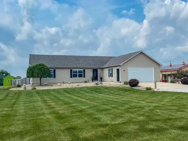 55471 Snowberry RD, New Carlisle, IN 46552