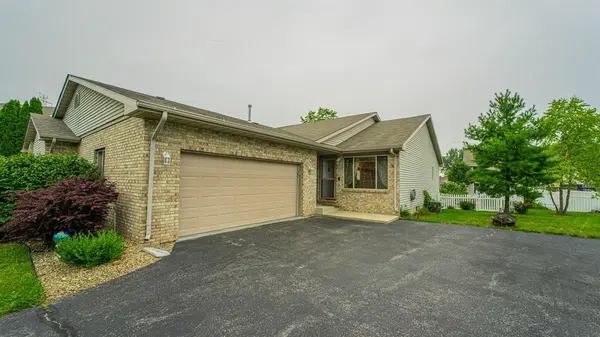 4940 W 93rd CT, Crown Point, IN 46307