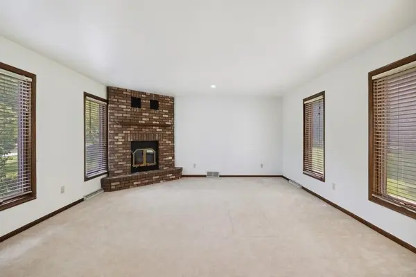 7914 W Applewood DR, La Porte, IN 46350