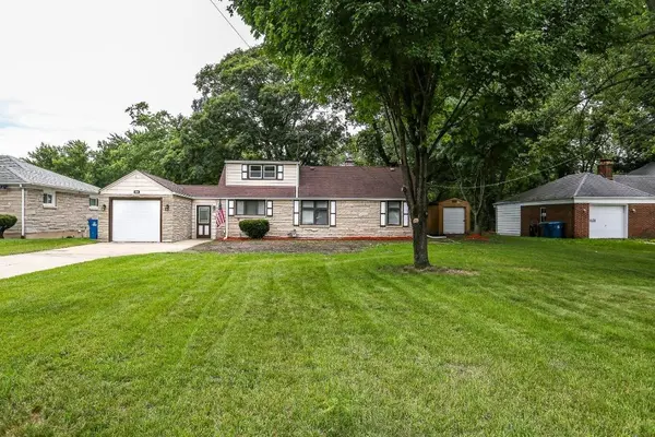 1115 Lakeview DR, Schererville, IN 46375