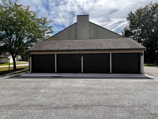 3601 Timberbridge DR #C, Valparaiso, IN 46383