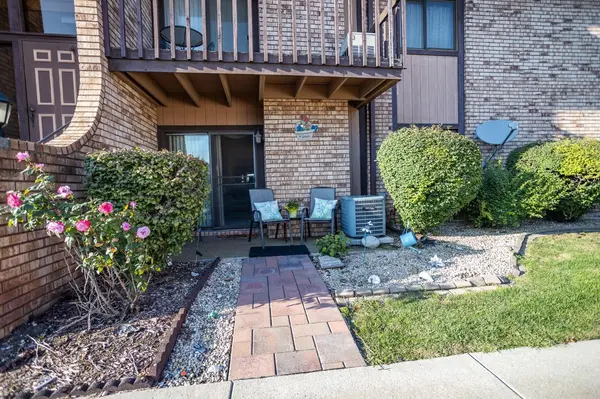2306 Martha ST #101, Highland, IN 46322