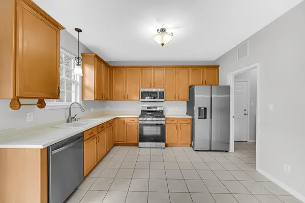 8072 Northcote CT, Dyer, IN 46311