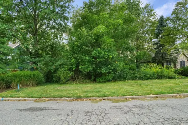 68 Braemar DR, Valparaiso, IN 46385