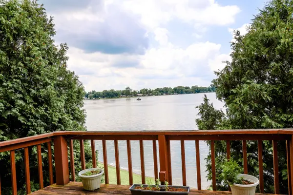 1500 N Lake Shore DR, Kewanna, IN 46939