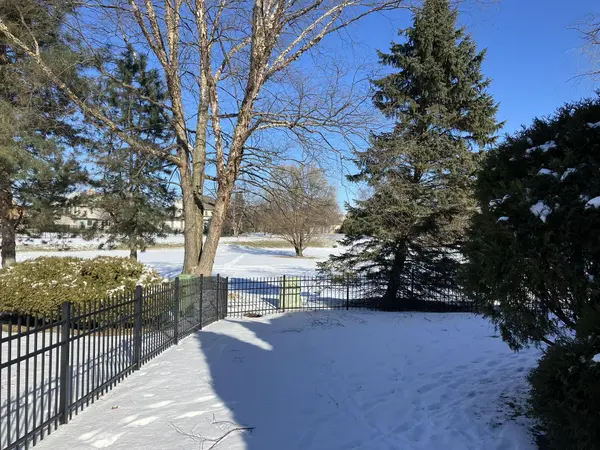 1837 Cherrywood LN, Munster, IN 46321