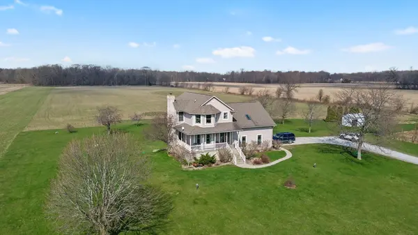 56803 Tulip RD, New Carlisle, IN 46552