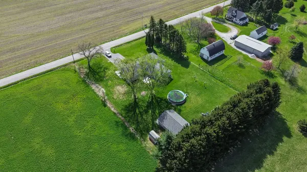 56915 Tulip RD, New Carlisle, IN 46552