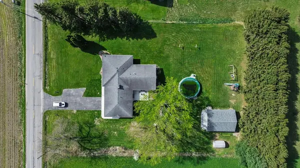56915 Tulip RD, New Carlisle, IN 46552