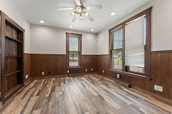 755 W Chicago ST, Valparaiso, IN 46385