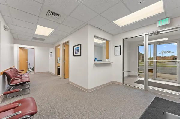 2802 Leonard DR, Valparaiso, IN 46383