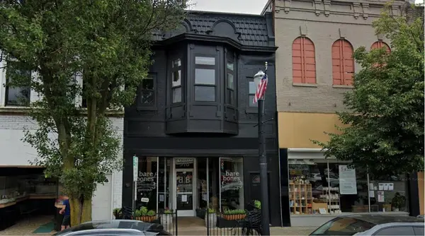 518 Lincolnway, La Porte, IN 46350